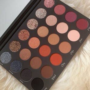TATI BEAUTY PRESSED POWDER PALETTE- BRAND NEW